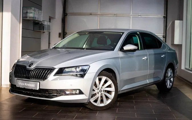 samochody osobowe Skoda Superb cena 99500 przebieg: 121747, rok produkcji 2019 z Łódź